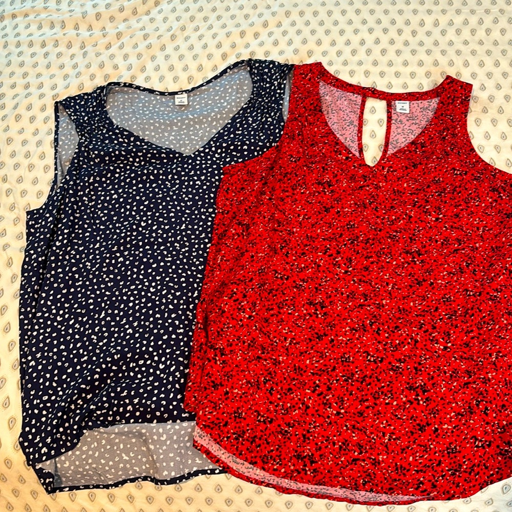 NWOT OLD NAVY SLEEVELESS TOPS-Set of 2 Tunic Tops in Size Medium